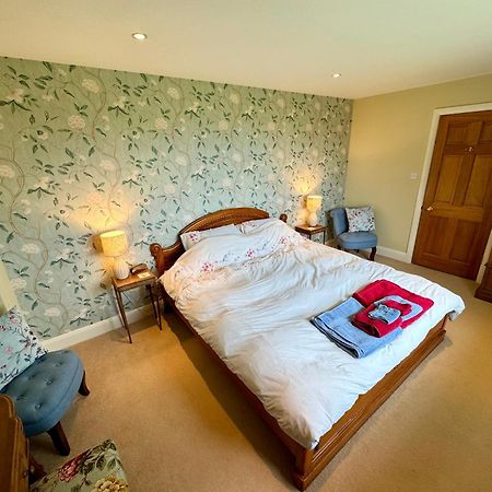 Cockley Hill Farm Bed & Breakfast Брэклей Экстерьер фото