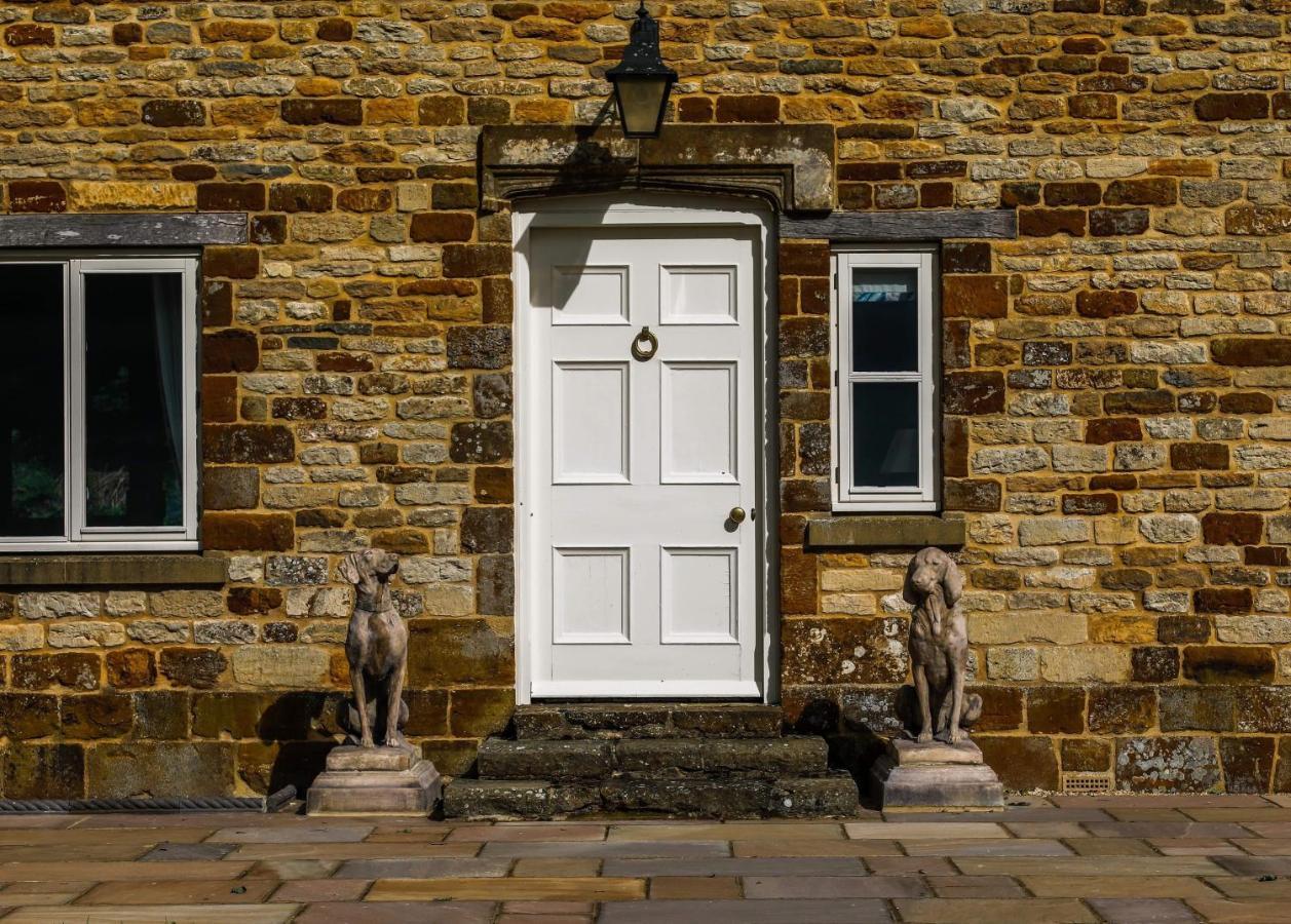 Cockley Hill Farm Bed & Breakfast Брэклей Экстерьер фото