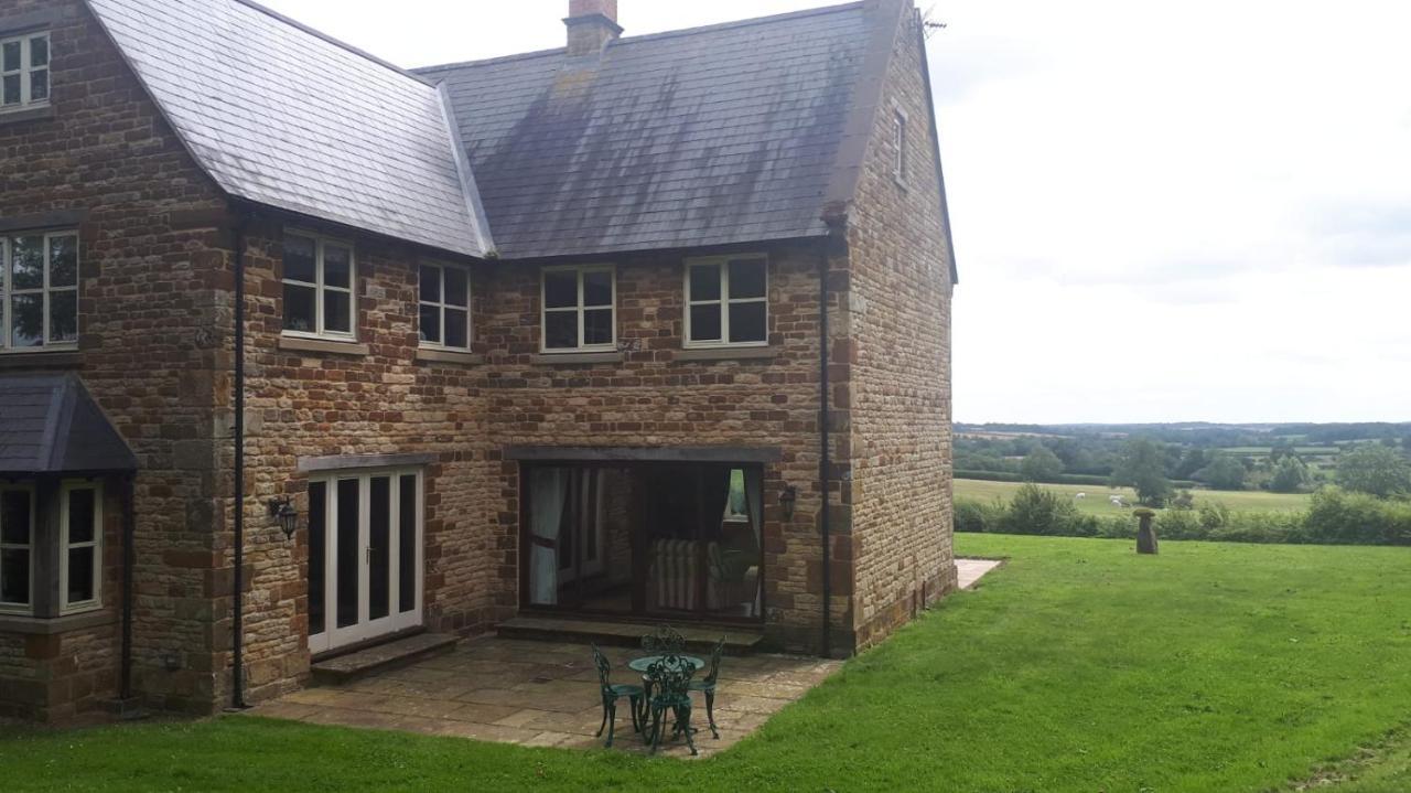 Cockley Hill Farm Bed & Breakfast Брэклей Экстерьер фото