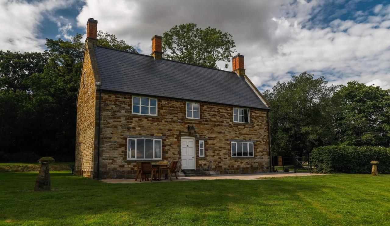 Cockley Hill Farm Bed & Breakfast Брэклей Экстерьер фото