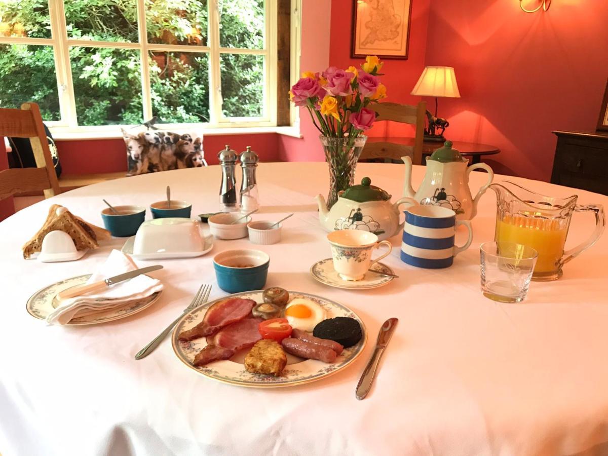 Cockley Hill Farm Bed & Breakfast Брэклей Экстерьер фото