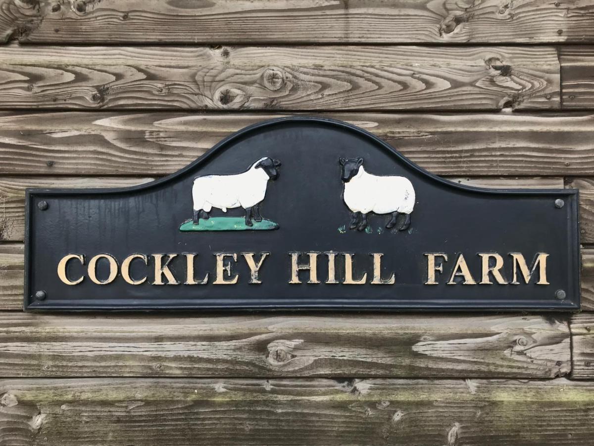 Cockley Hill Farm Bed & Breakfast Брэклей Экстерьер фото